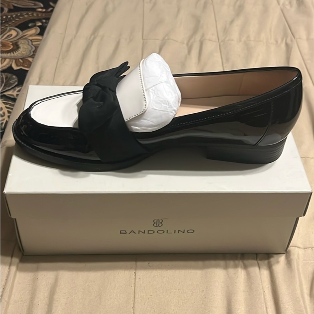 Bandolino Black and White Patent Loafer with Knot Accent - Picture 3 of 3
